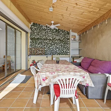 Welcs Casa 050 Emp Con Piscina Y Vistas Al Canal Holiday home